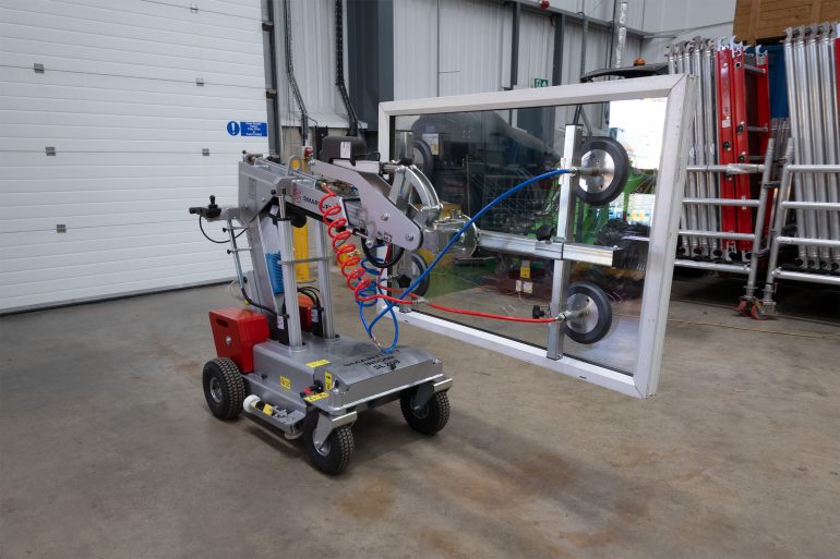 The SL 208 Indoor glass lifter from Smartlift.