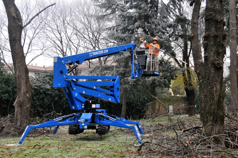 The TRACCESS 230 tracked spider platform from CTE.