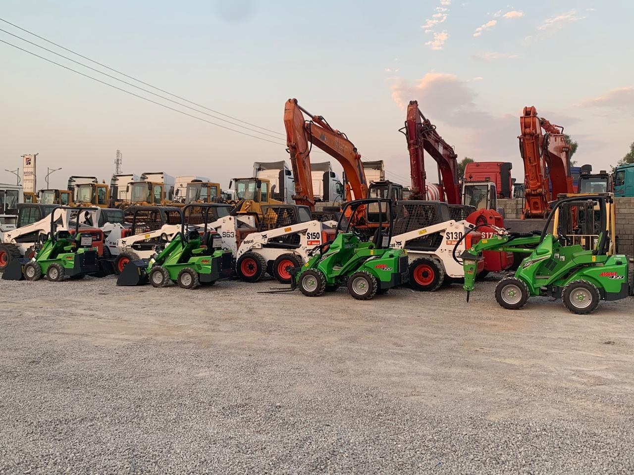 Articulated Vs Skid Steer Loaders Central Platform Services Ltd