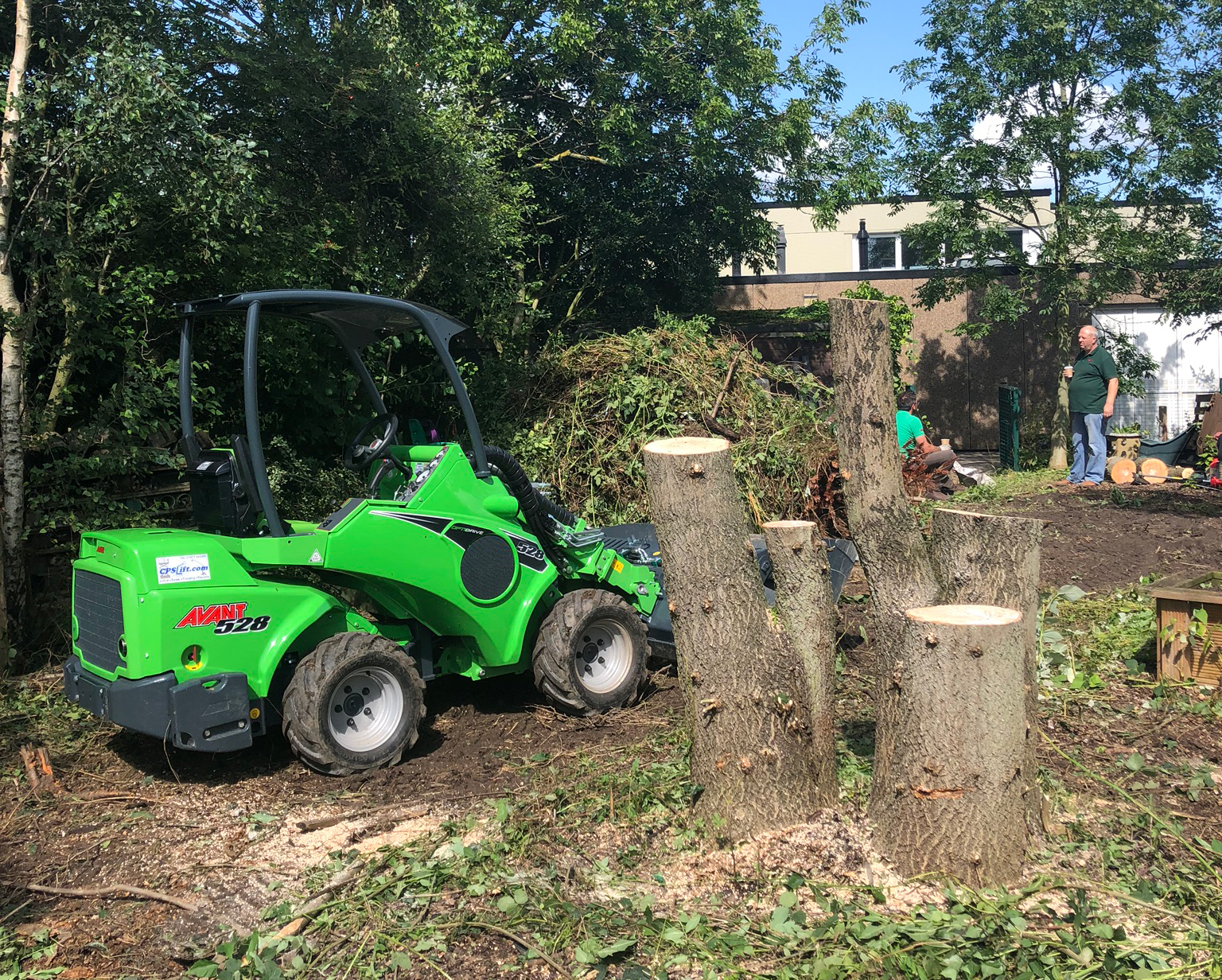 Articulated Vs Skid Steer Loaders - Central Platform Services Ltd