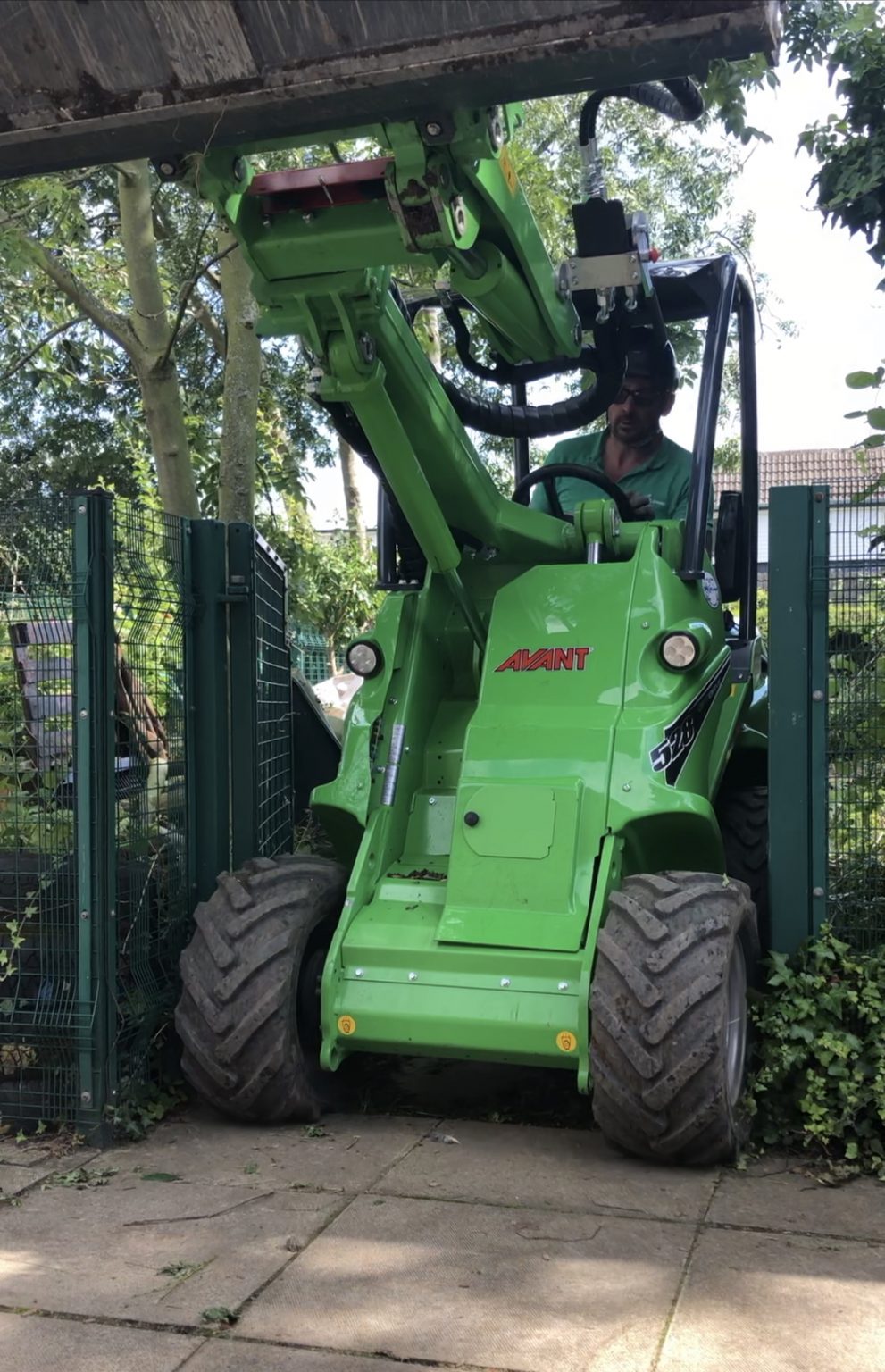 Articulated Vs Skid Steer Loaders Central Platform Services Ltd